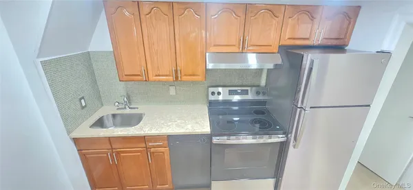 $3,000 | 23-45 Corporal Kennedy Street, Unit 1 | Bay Terrace