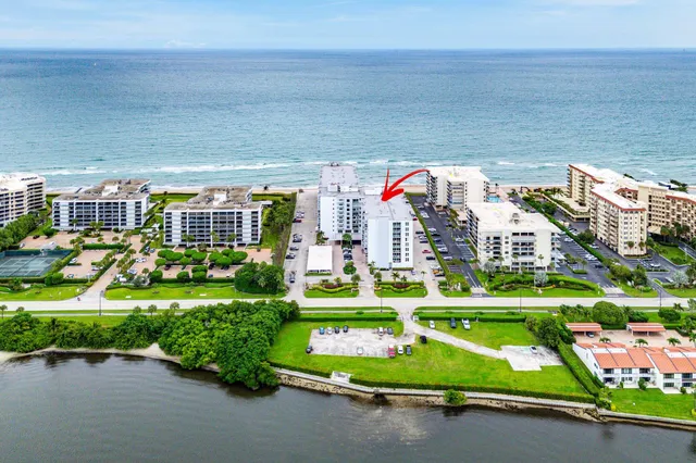 a view of outdoor space with city view