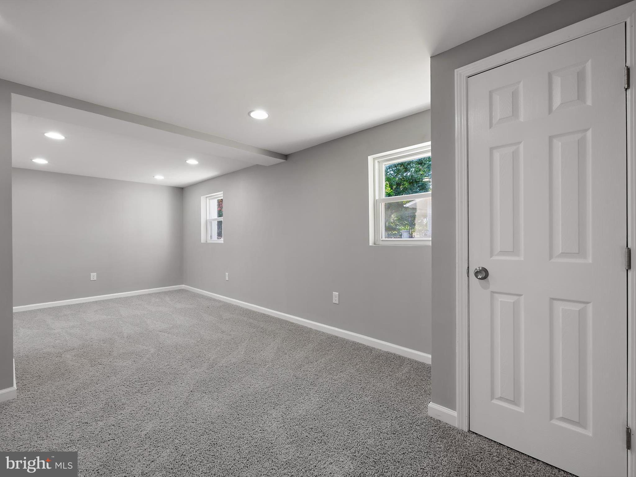 8635 Emory Grove Road Gaithersburg, MD 20877 - Photo 30 of 38 an empty room with windows