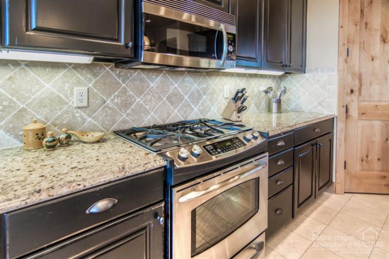 981 Southwest Vantage Point Way Bend, OR 97702 - Photo 11 of 25 Additional Photo