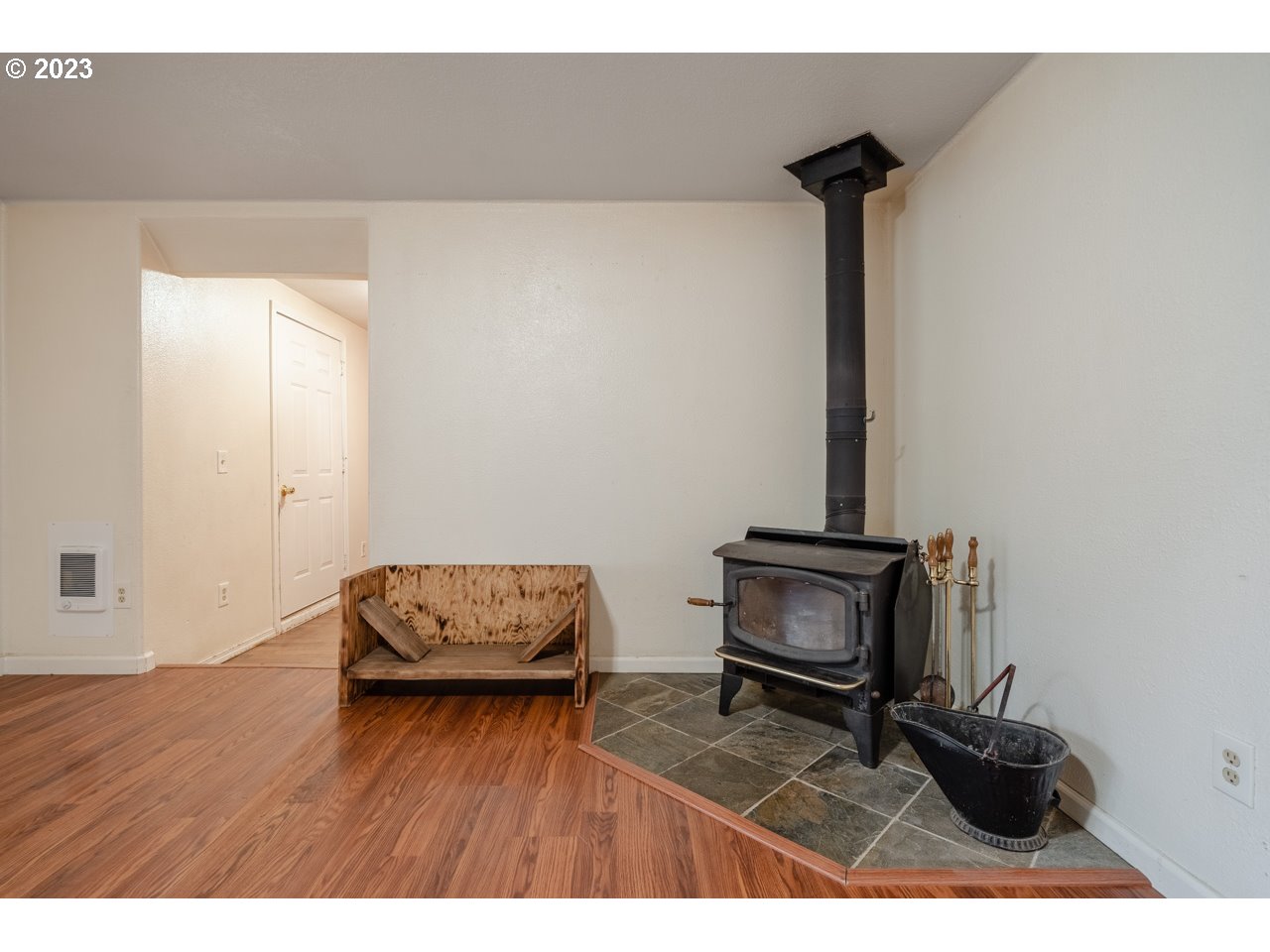 43220 Southeast Pagh Road Sandy, OR 97055 - Photo 6 of 28 a living room with furniture and a window