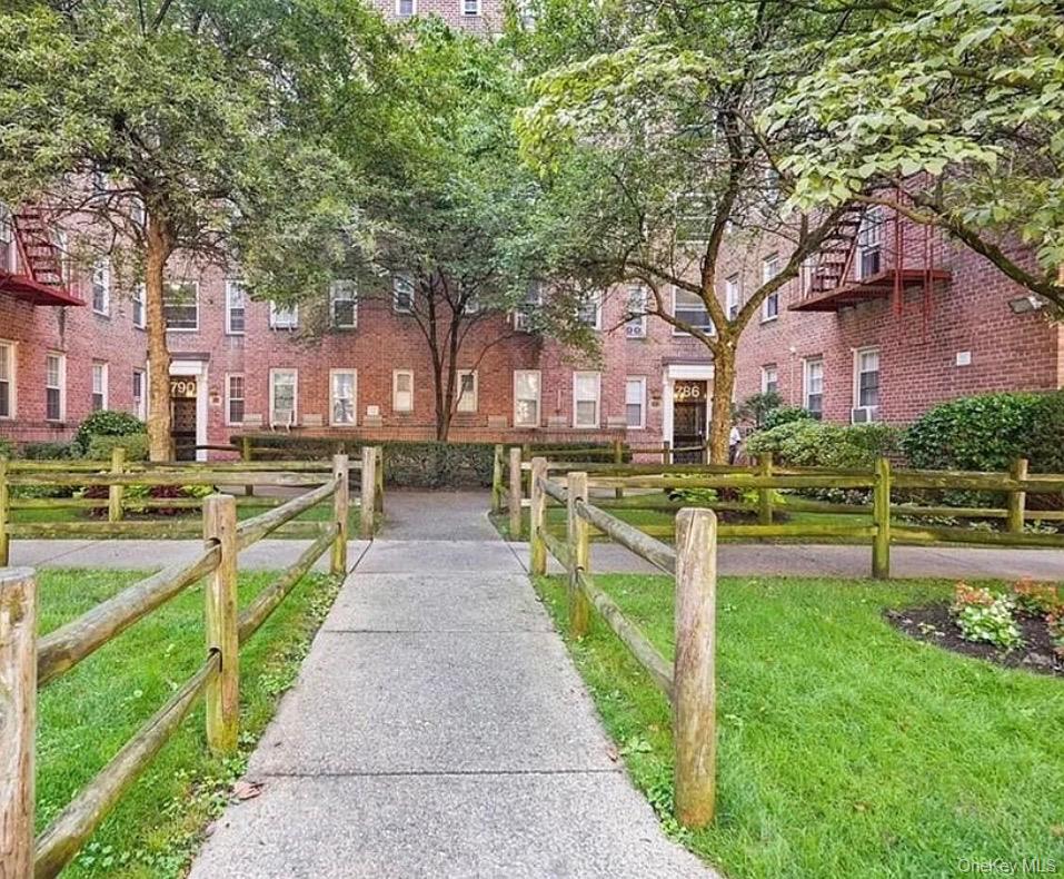 790 Bronx River Road, Unit A44 Bronxville, NY 10708 - Photo 1 of 9 Gallery Image 1