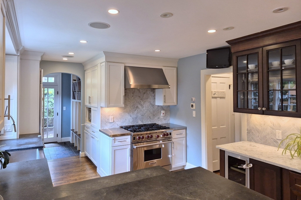 20 Shaw Road Wellesley, MA 02481 - Photo 4 of 28
