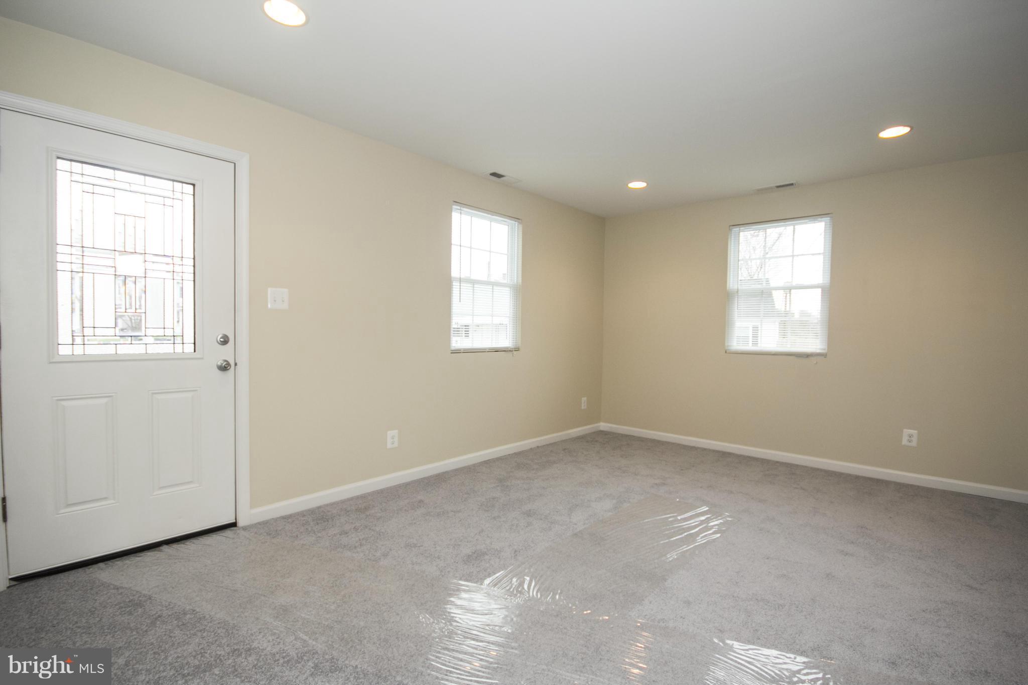 1908 Madison Road Baltimore, MD 21222 - Photo 5 of 20 Living Room
