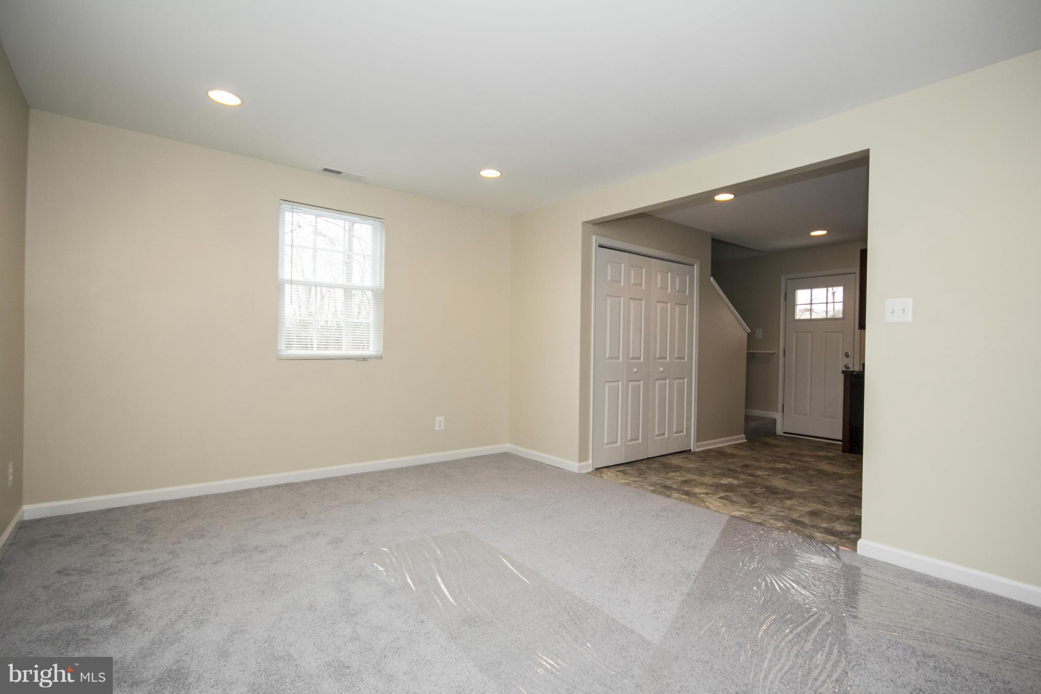 1908 Madison Road Baltimore, MD 21222 - Photo 8 of 20 Living Room