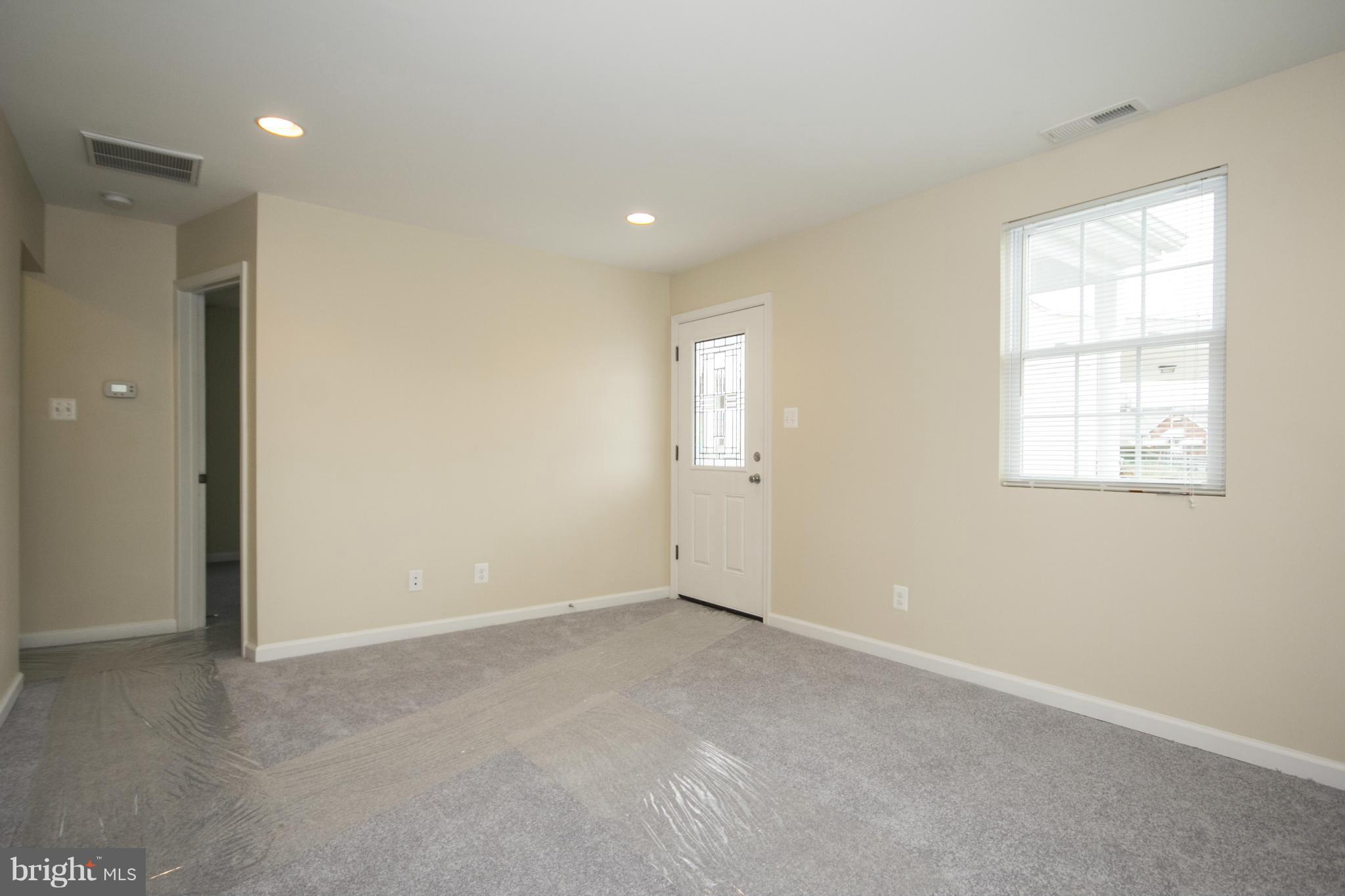 1908 Madison Road Baltimore, MD 21222 - Photo 9 of 20 Living Room