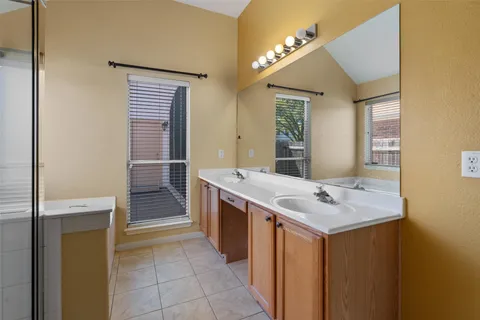 $400,000 | 6814 Thistle Hill Way, Austin, TX 78754