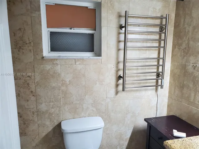 $1,700 | 1300 Moffett Street, Unit 215, Hallandale Beach, FL 33009