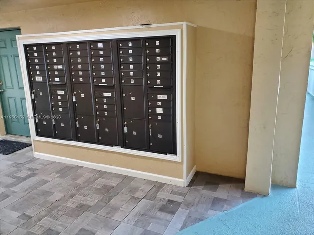 $1,700 | 1300 Moffett Street, Unit 215, Hallandale Beach, FL 33009