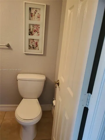 $1,700 | 1300 Moffett Street, Unit 215, Hallandale Beach, FL 33009