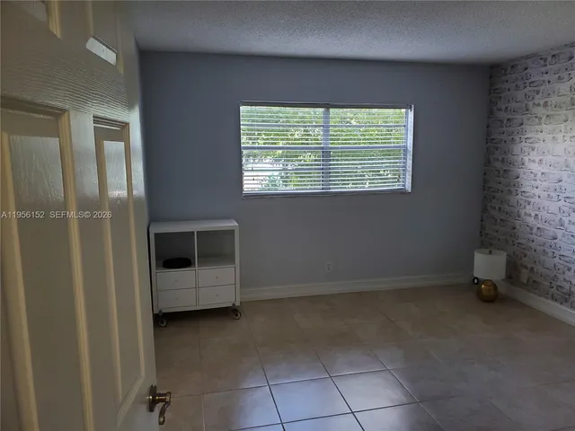 $1,700 | 1300 Moffett Street, Unit 215, Hallandale Beach, FL 33009