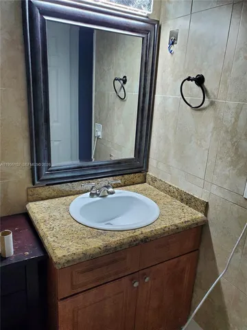 $1,700 | 1300 Moffett Street, Unit 215, Hallandale Beach, FL 33009