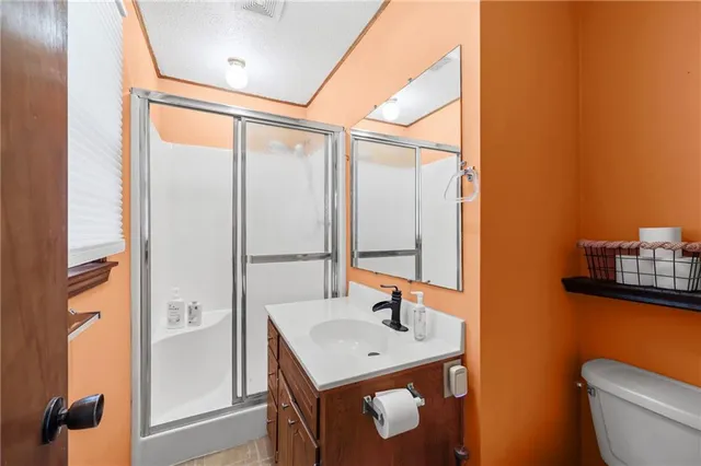 $249,900 | 702 Quincy Boulevard, Smithville, MO 64089