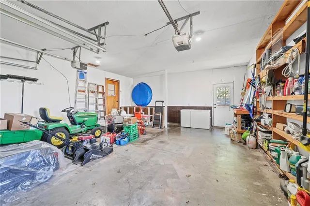 $249,900 | 702 Quincy Boulevard, Smithville, MO 64089