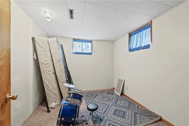 $249,900 | 702 Quincy Boulevard, Smithville, MO 64089