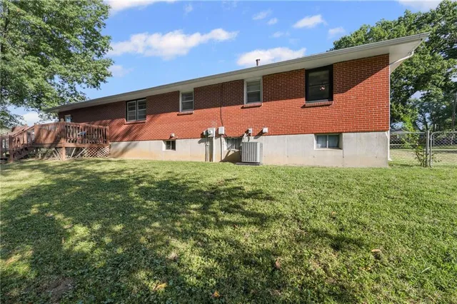 $249,900 | 702 Quincy Boulevard, Smithville, MO 64089