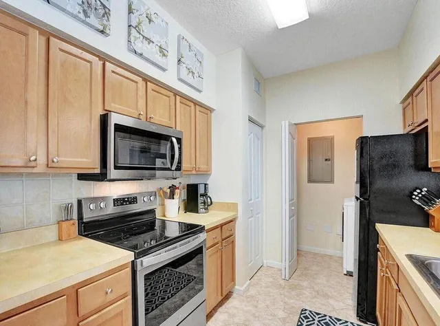 $2,300 | 9857 Baywinds Boulevard, Unit 9302, West Palm Beach, FL 33411