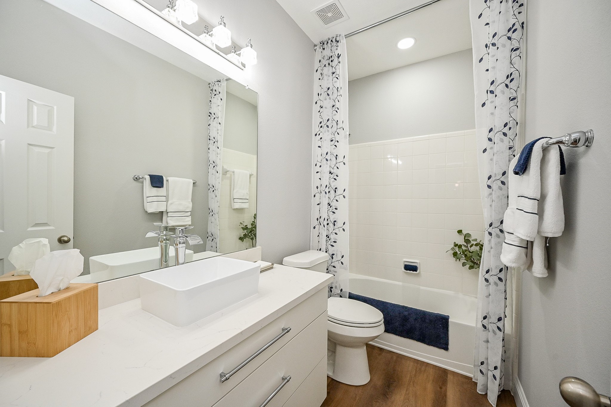 25608 Kransburg Ridge Court Porter, TX 77365 - Photo 7 of 30 Hall bath