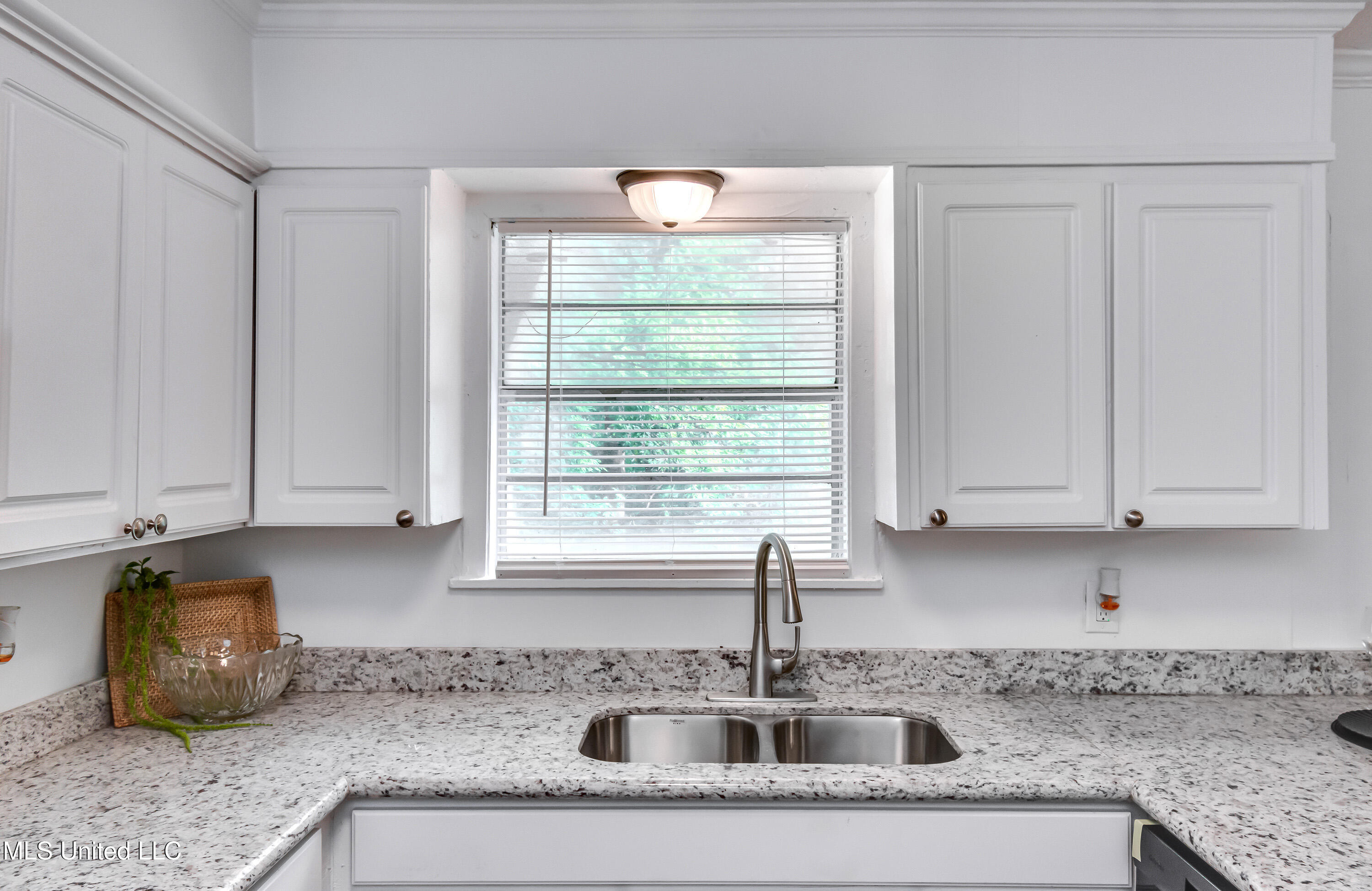 667 Queen Circle Jackson, MS 39209 - Photo 19 of 38 667 Queen Cir-33