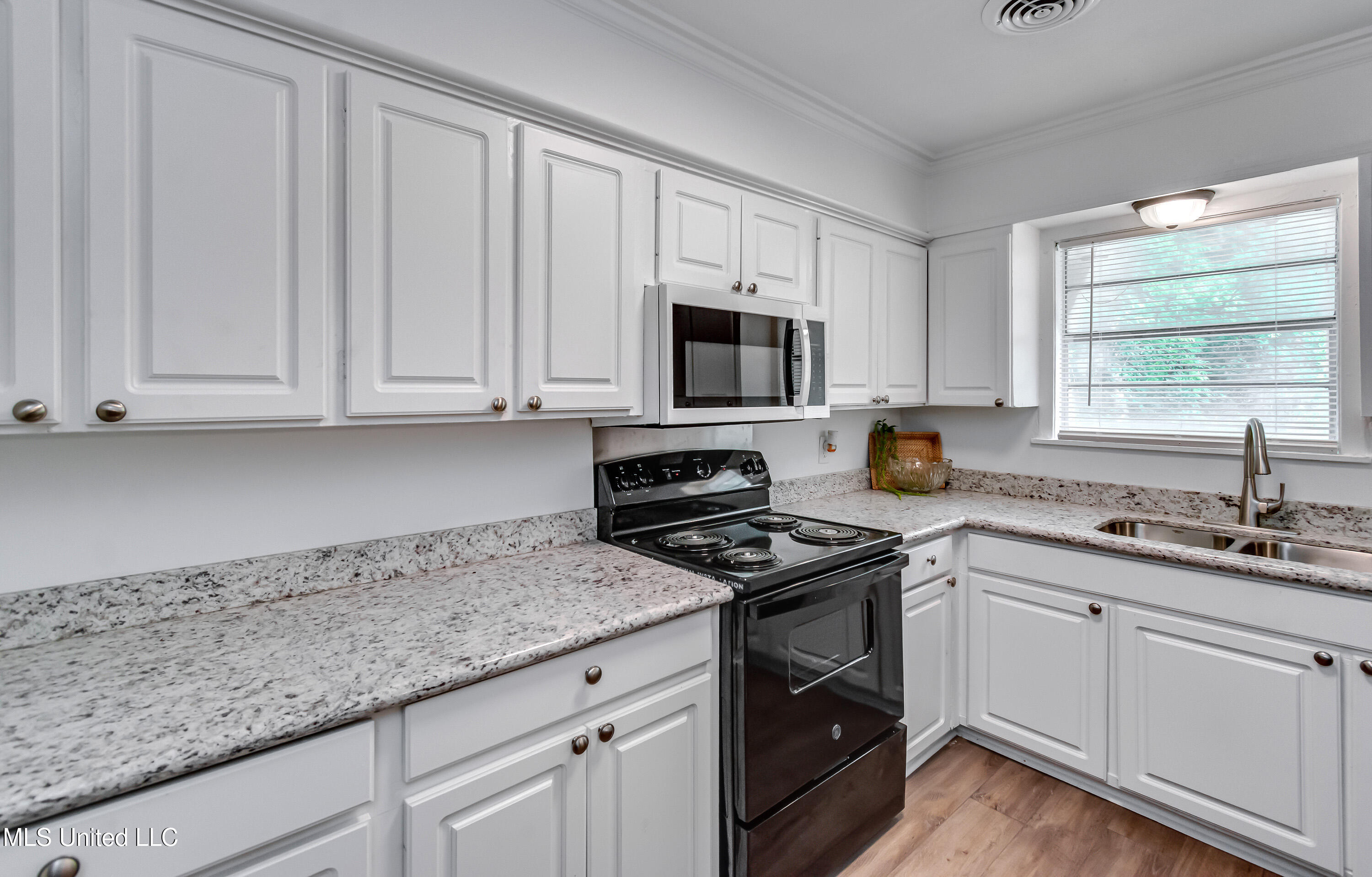 667 Queen Circle Jackson, MS 39209 - Photo 21 of 38 667 Queen Cir-35