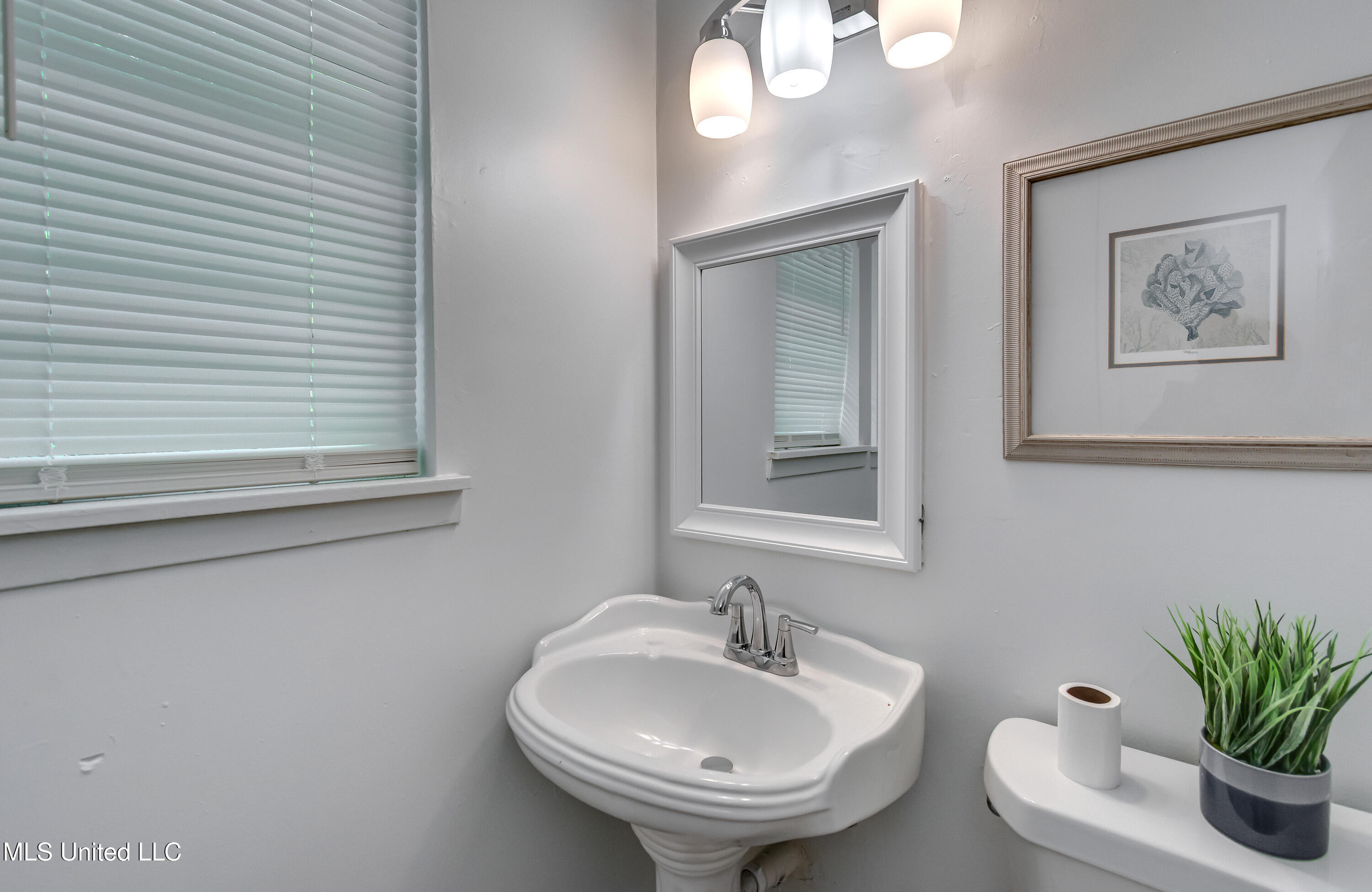 667 Queen Circle Jackson, MS 39209 - Photo 33 of 38 667 Queen Cir-46