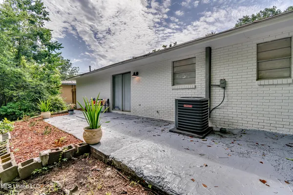 $124,900 | 667 Queen Circle, Jackson, MS 39209