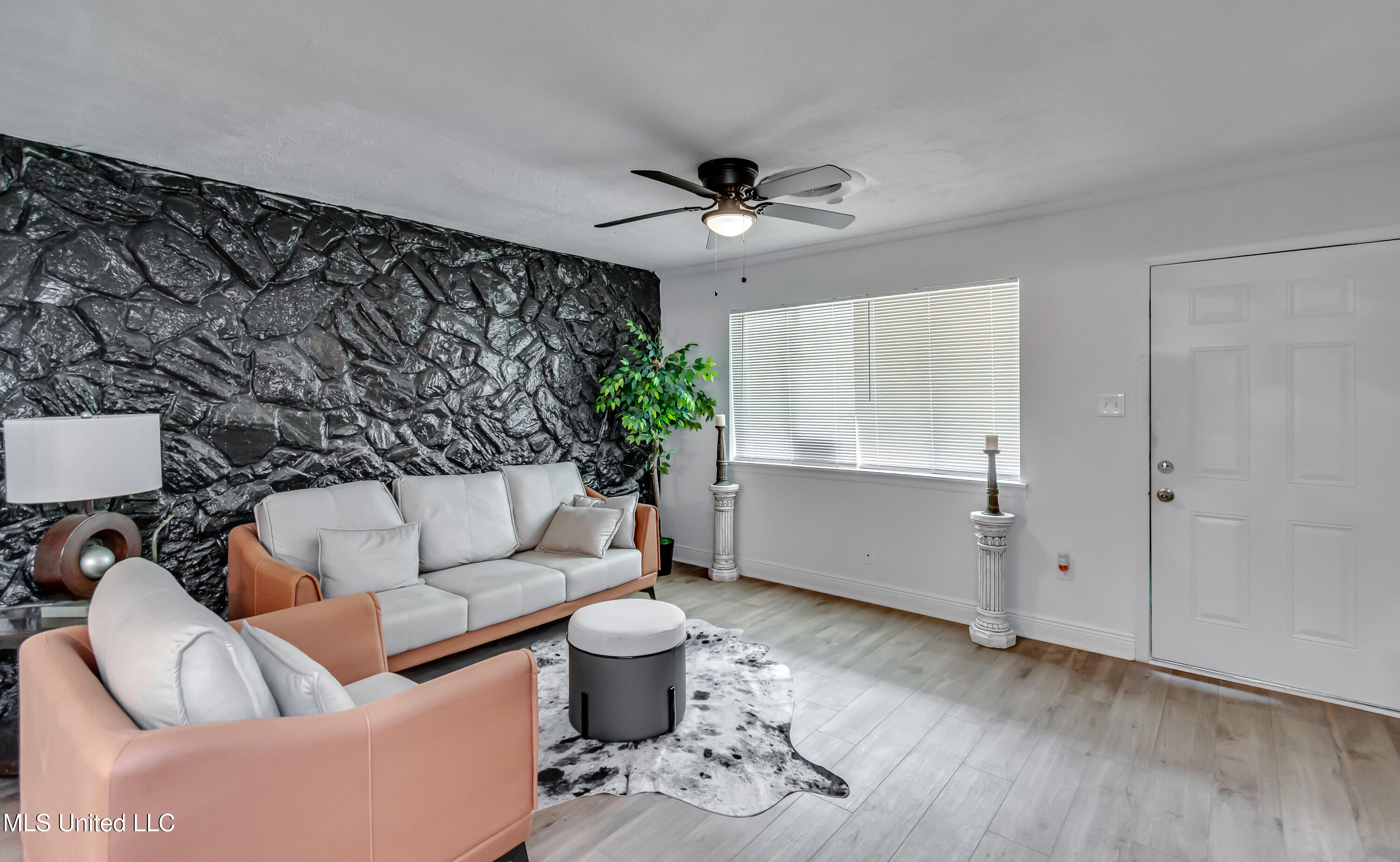 667 Queen Circle Jackson, MS 39209 - Photo 5 of 38 667 Queen Cir-18