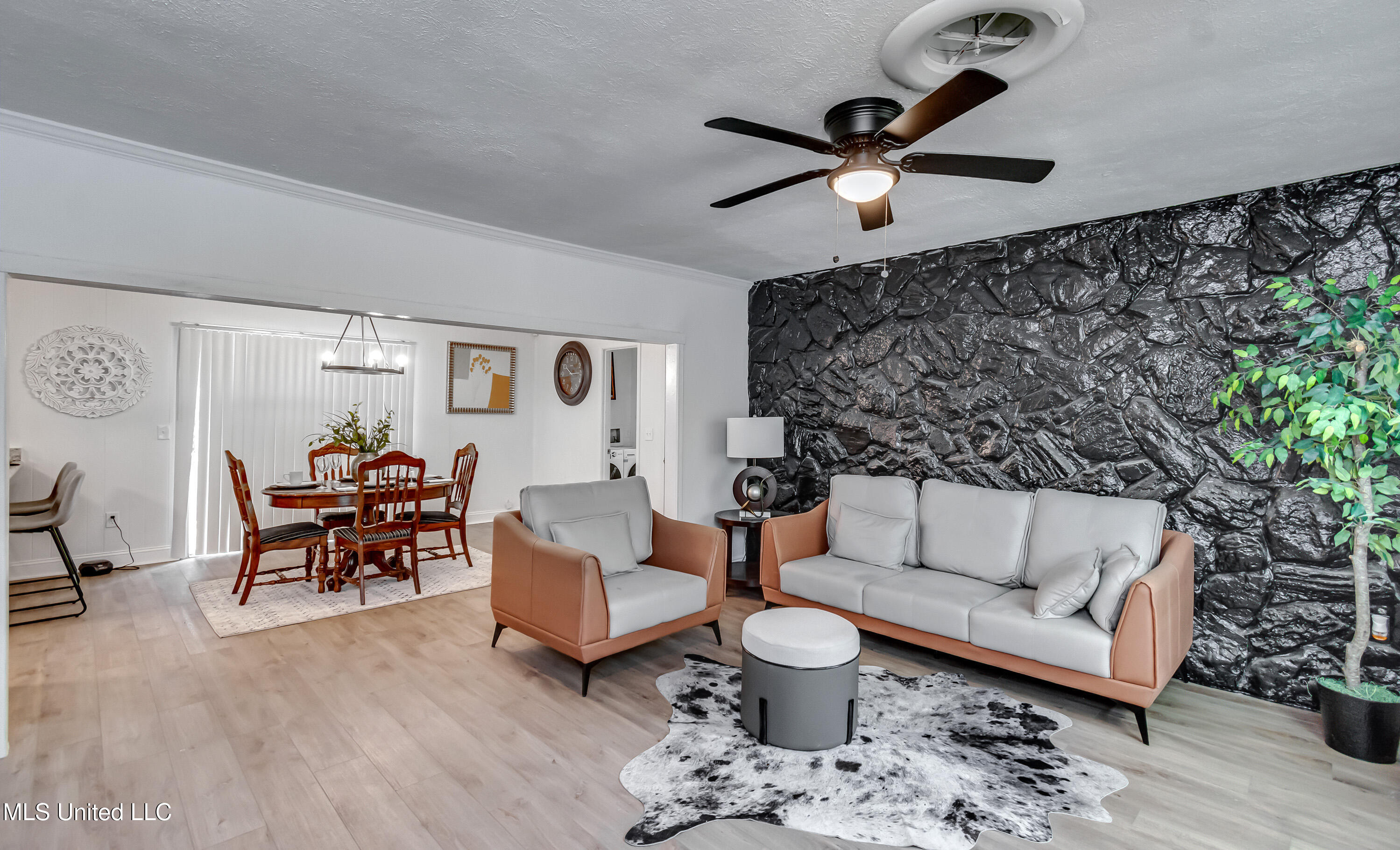 667 Queen Circle Jackson, MS 39209 - Photo 6 of 38 667 Queen Cir-19