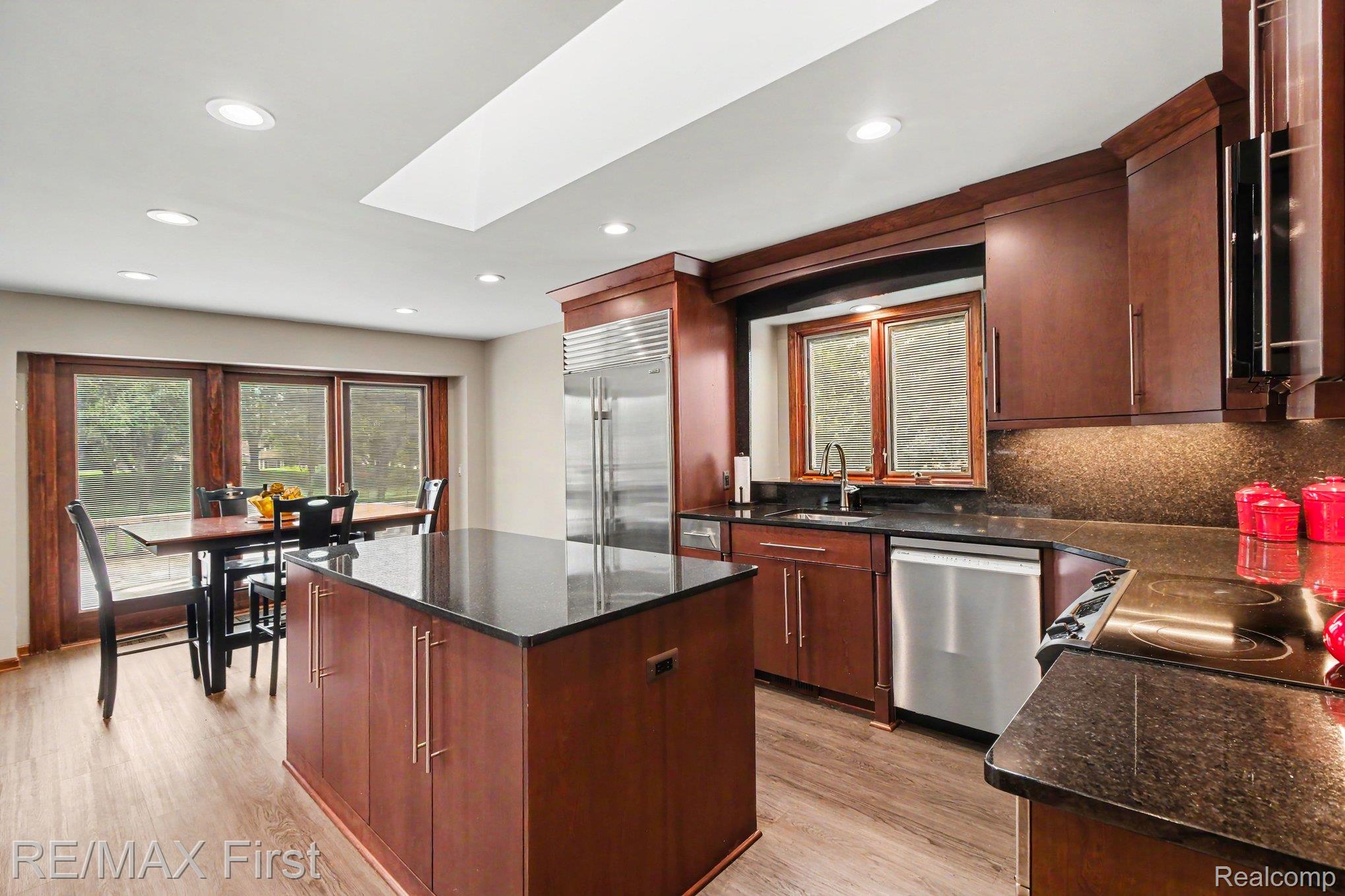 601 Brookwood Lane East Rochester, MI 48309 - Photo 8 of 36 008_file_8342.jpg