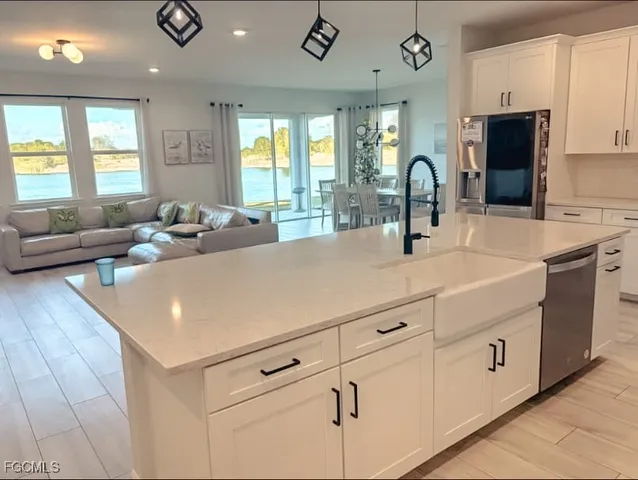 $4,000 | 2038 Grove Drive, Naples, FL 34120