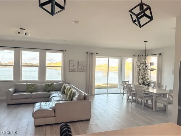 $4,000 | 2038 Grove Drive, Naples, FL 34120