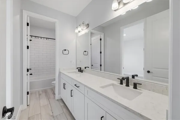 $3,700 | 2038 Grove Drive, Naples, FL 34120