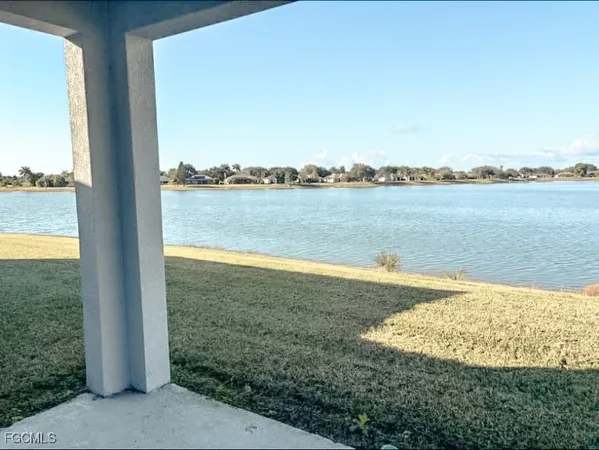 $3,700 | 2038 Grove Drive, Naples, FL 34120
