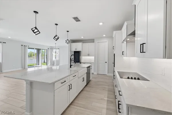 $3,700 | 2038 Grove Drive, Naples, FL 34120