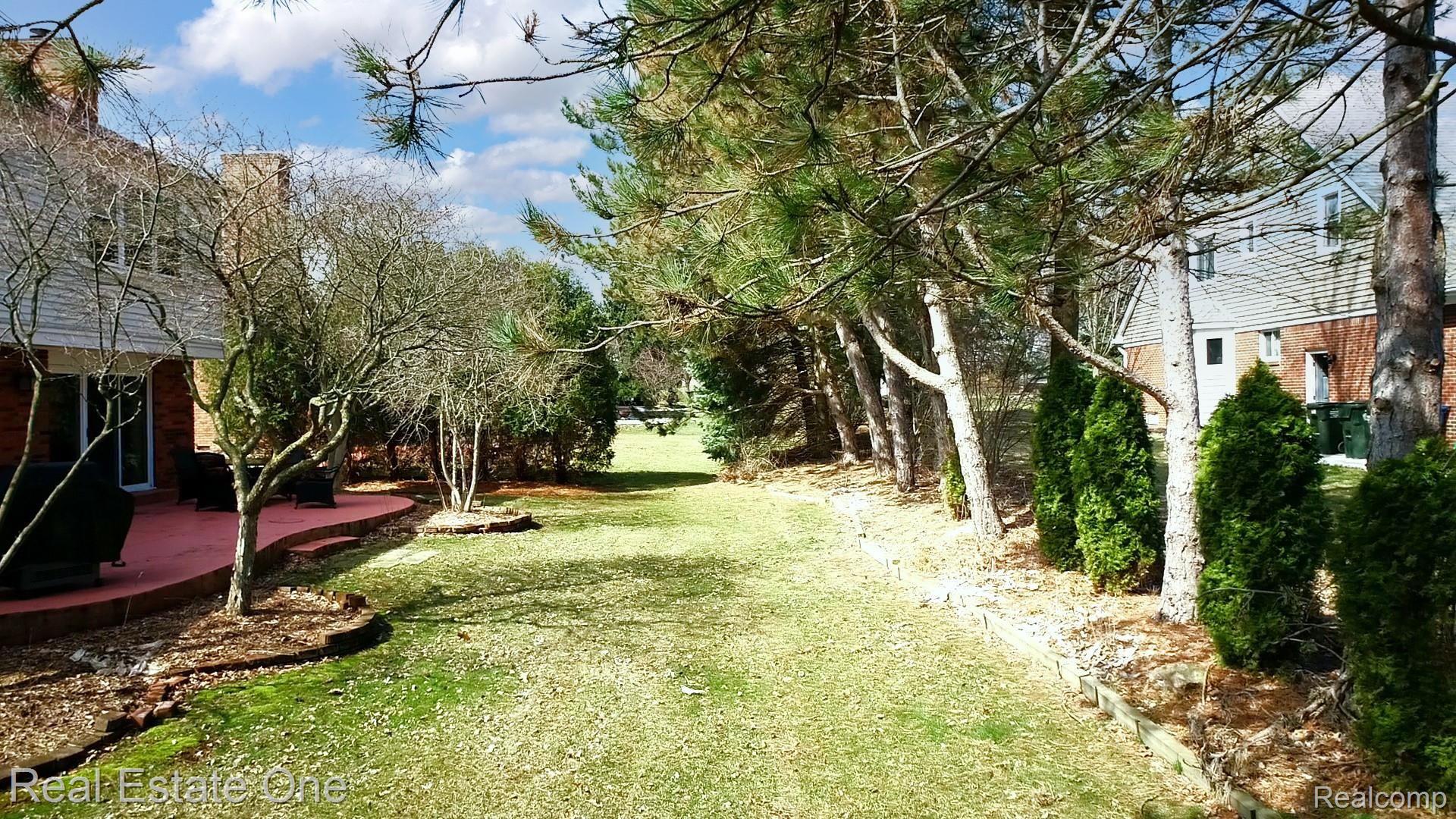 187 Saxon Court Rochester, MI 48307 - Photo 45 of 47 Image14.jpg