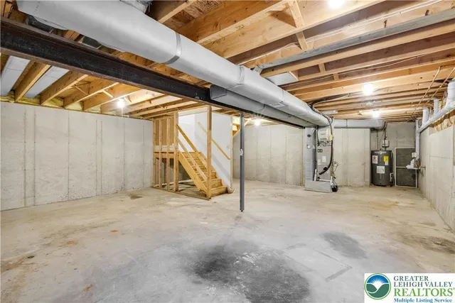 $2,470 | 1332 Adams Street, Northampton, PA 18067