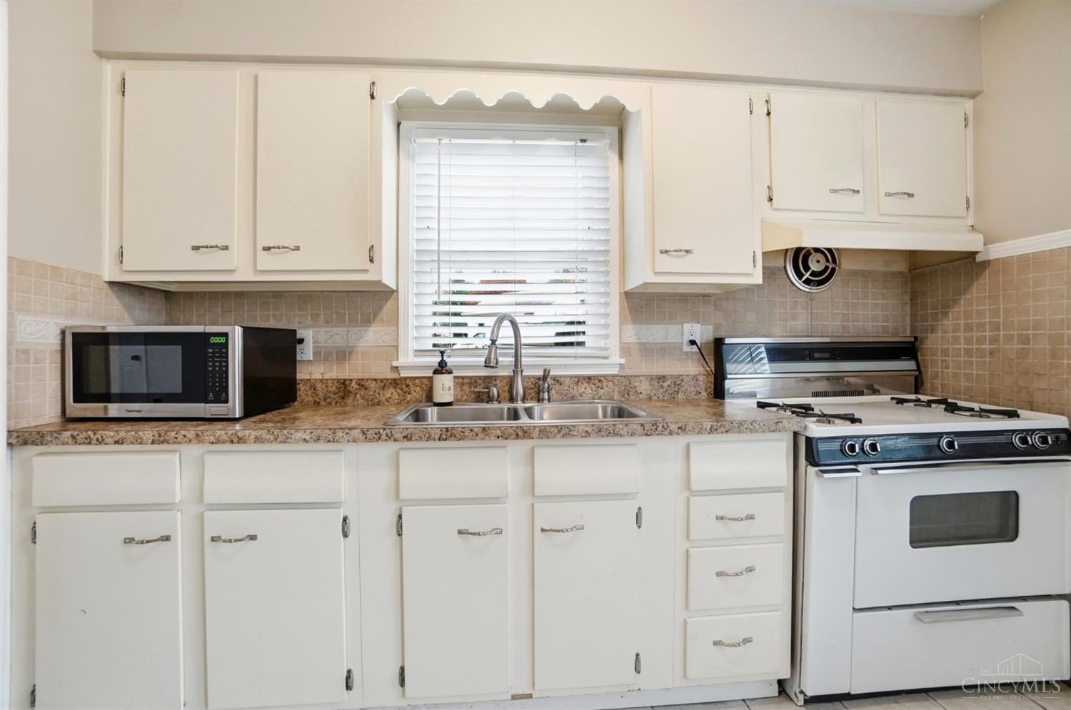 4582 Cooper Road Blue Ash, OH 45242 - Photo 10 of 37