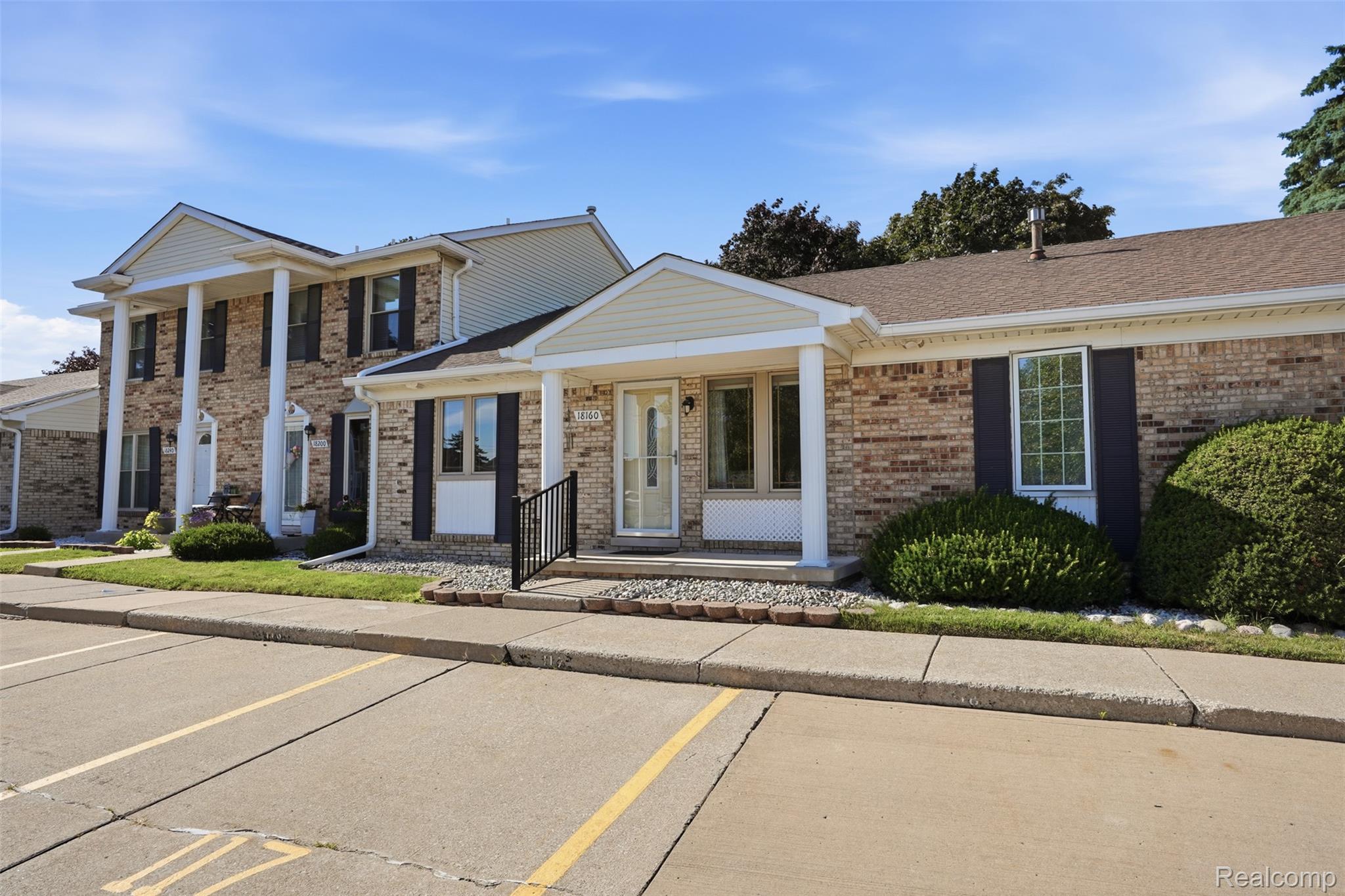 18160 Raleigh Square Drive Southgate, MI 48195 - Photo 3 of 31 2_18160 raleigh square dr-2.jpg