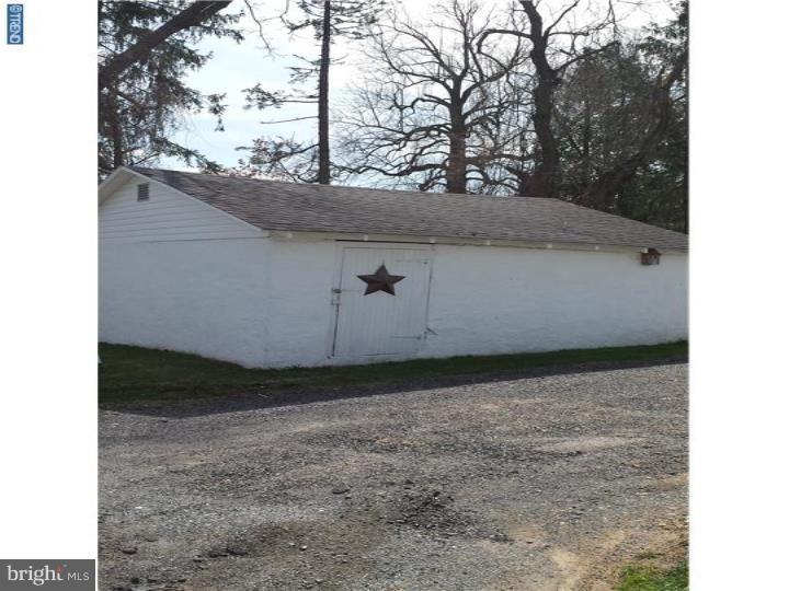 20 County Park Road Pottstown, PA 19465 - Photo 3 of 18 Garage