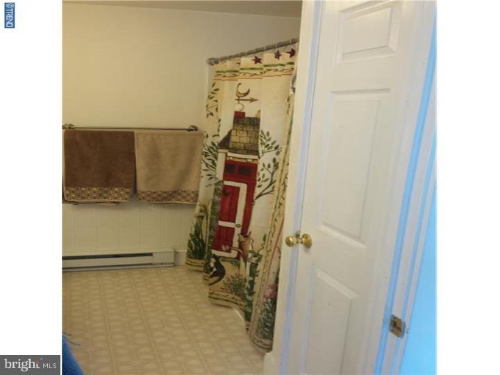 20 County Park Road Pottstown, PA 19465 - Photo 8 of 18 Bathroom
