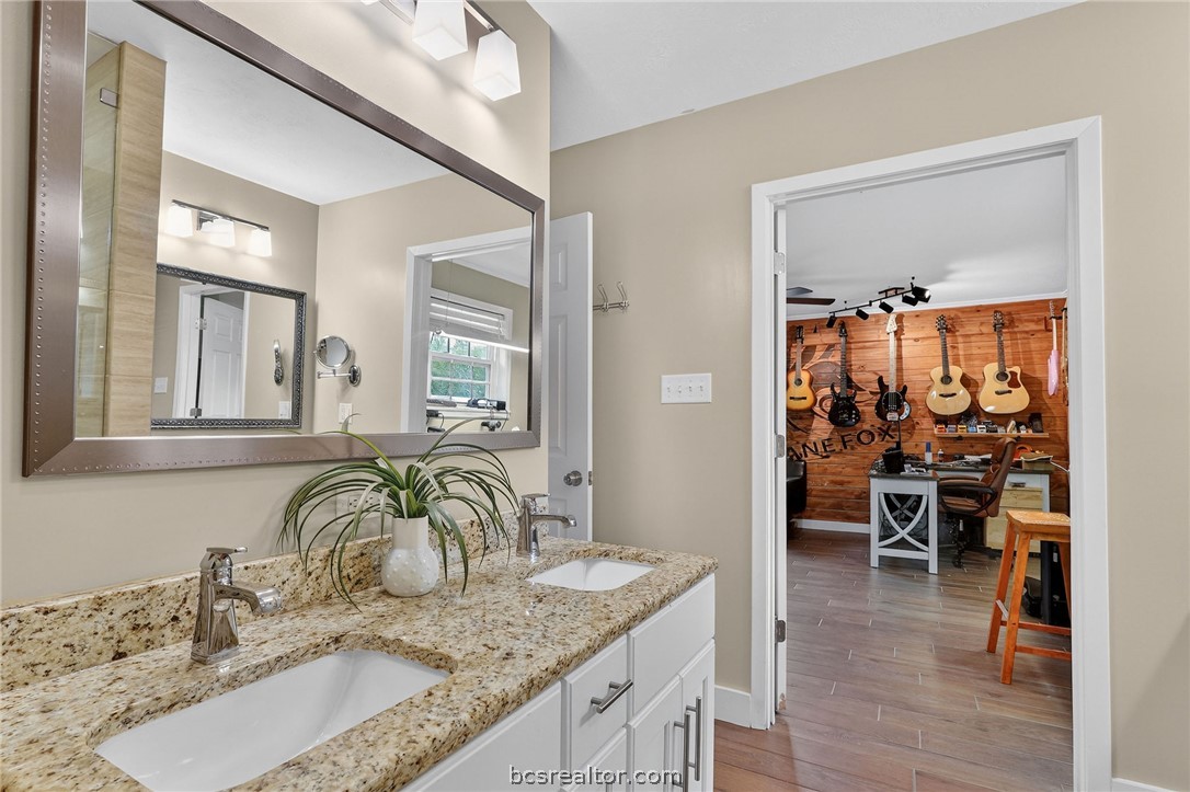 913 Park Lane Bryan, TX 77802 - Photo 18 of 50