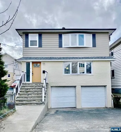 $2,900 | 15 Wallace Street, Belleville, NJ 07109