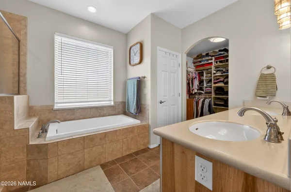 $915,000 | 10418 Lundin Road, Flagstaff, AZ 86004
