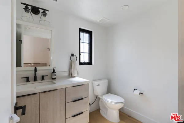 $6,500 | 738 Parkman Avenue, Los Angeles, CA 90026