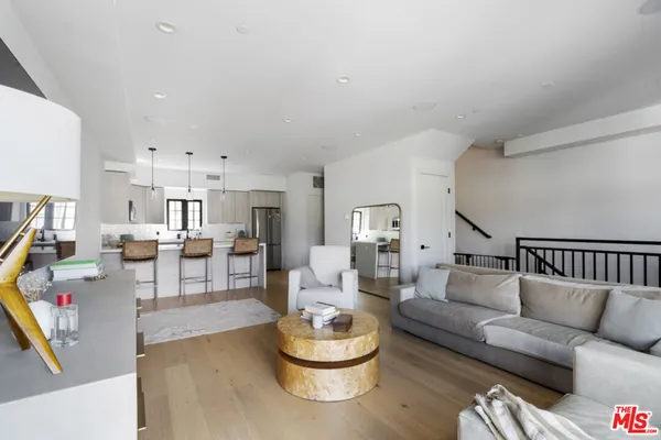 $6,500 | 738 Parkman Avenue, Los Angeles, CA 90026