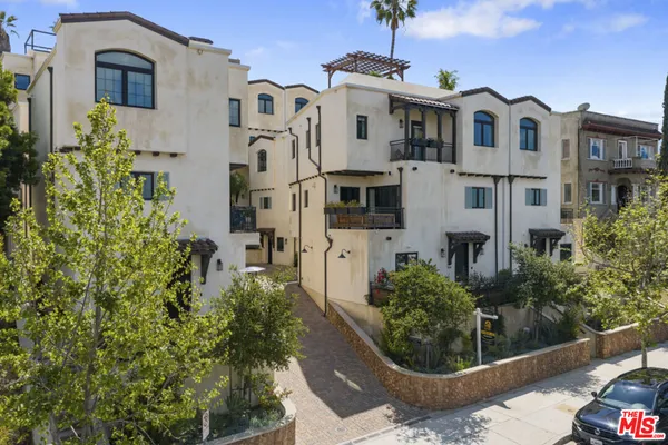 $6,500 | 738 Parkman Avenue, Los Angeles, CA 90026