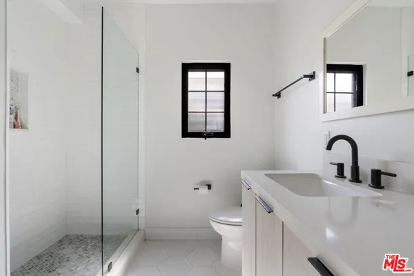 $6,500 | 738 Parkman Avenue, Los Angeles, CA 90026