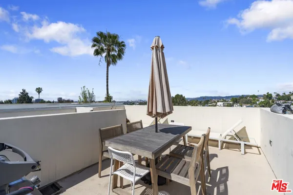 $6,500 | 738 Parkman Avenue, Los Angeles, CA 90026