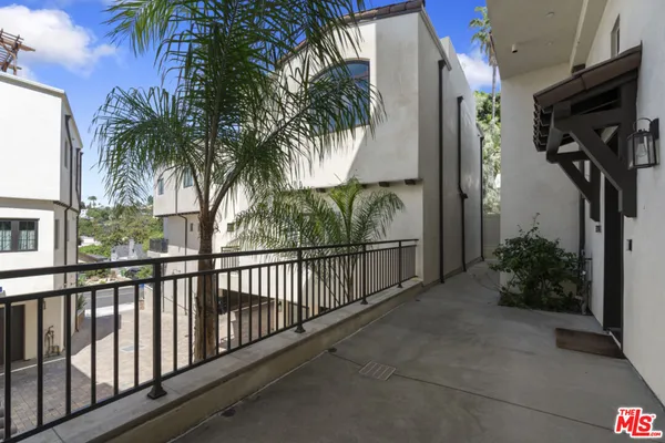 $6,500 | 738 Parkman Avenue, Los Angeles, CA 90026