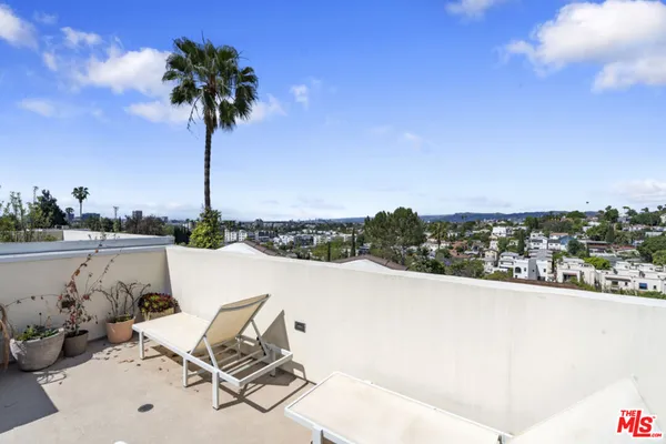 $6,500 | 738 Parkman Avenue, Los Angeles, CA 90026